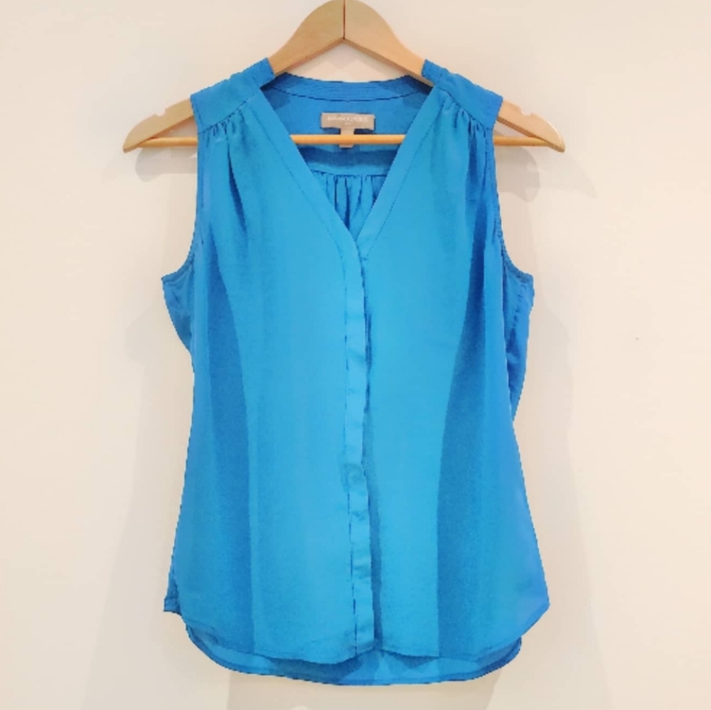 Banana Republic 100% Silk Sleeveless Blue Blouse